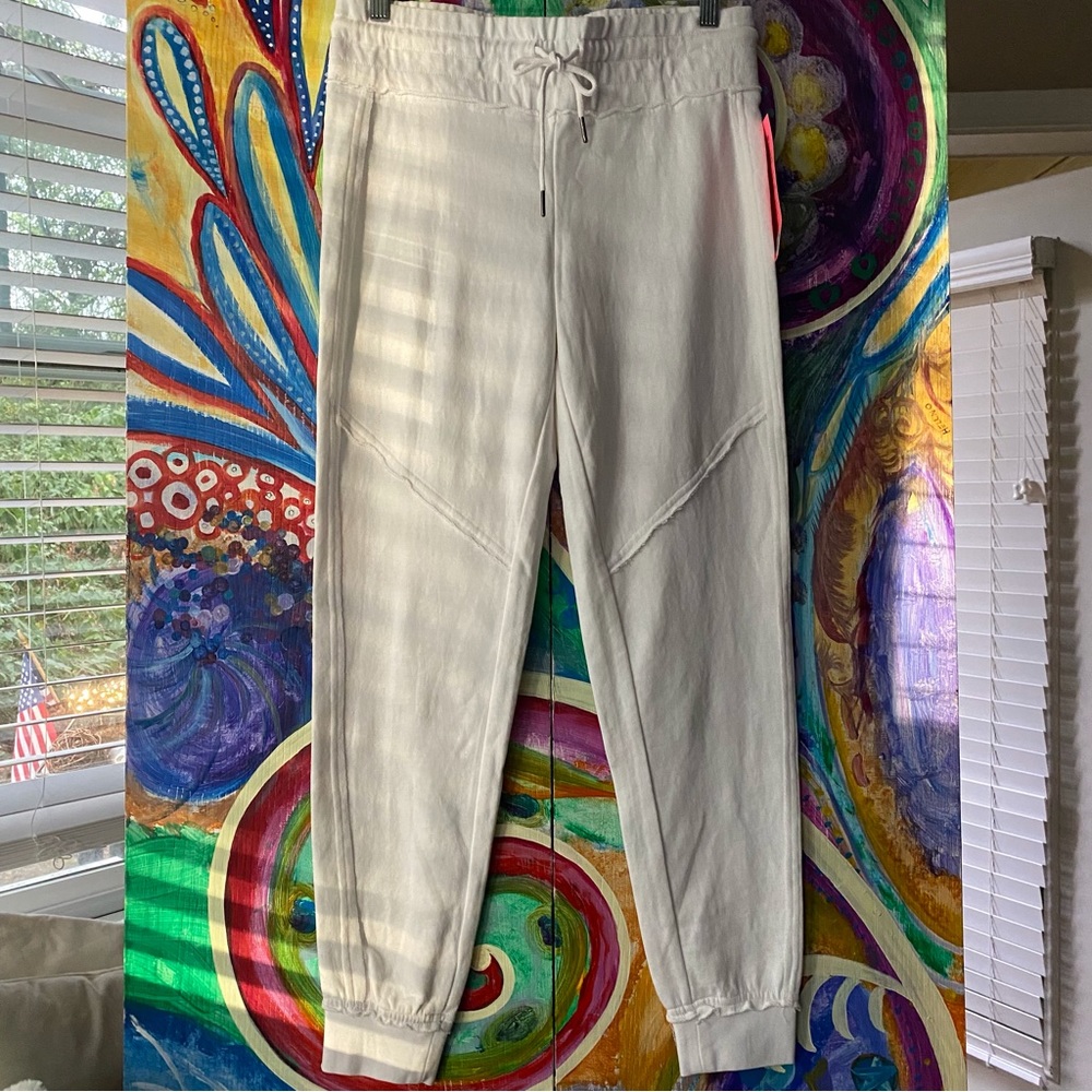 Woman’s White Betsy Johnson Performance Joggers Sweatpants NWT